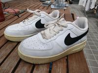 Damen Sportschuhe 37 groß nike Nordrhein-Westfalen - Erftstadt Vorschau