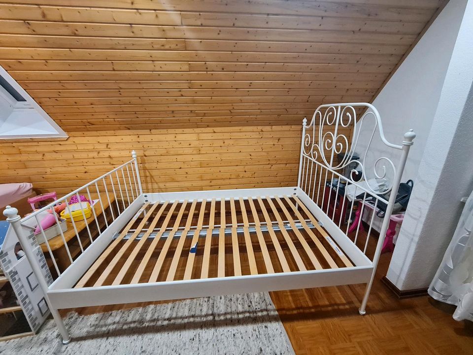 Bett von Ikea Leirvik Metall weiß 140x200 in Hamburg