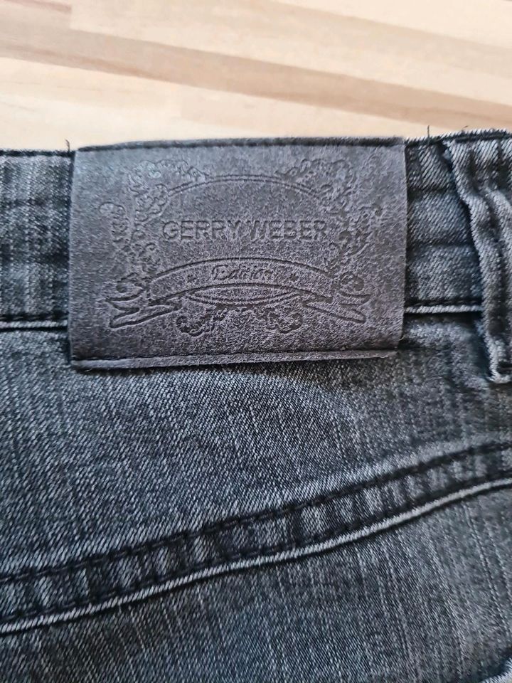 Damen Jeans gr.42 von Gerry Weber in Niedenstein