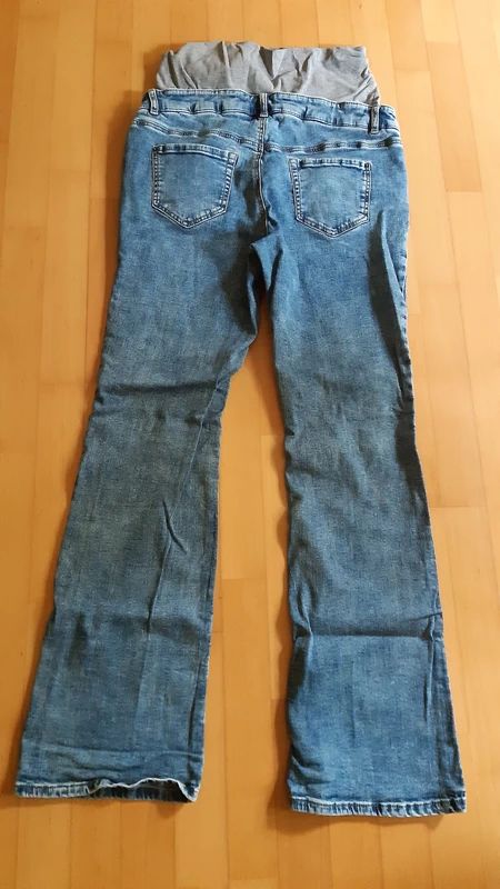 BPC Mama Jeans, hellblau meliert Bootcut, Gr. 40 neuwertig in Rosengarten