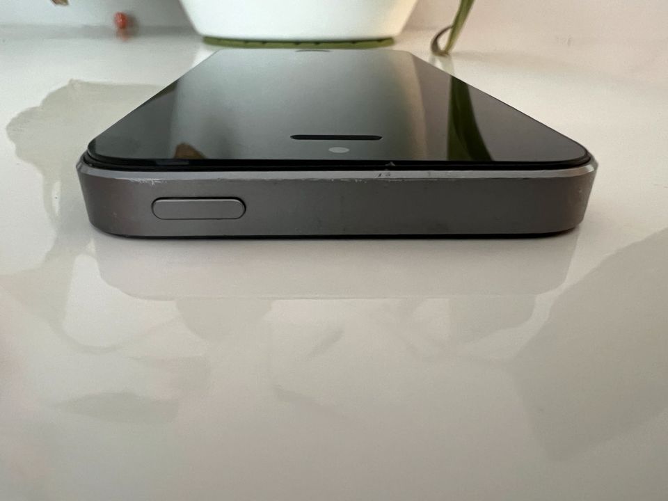 iPhone 5S, 32GB, space grey - Akku muss getuscht werden in Koblenz