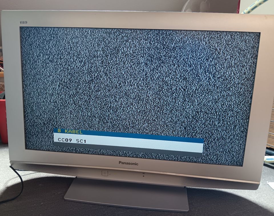 Panasonic LCD TV 32 Zoll + Fernbedienung in Rottenburg am Neckar