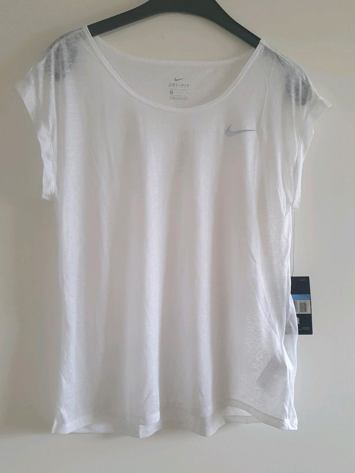 NIKE❤️Dri Fit❤️Damen❤️T- Shirt❤️Sport Top❤️Running❤️Weiß❤️NEU❤️M❤ in Oldenburg