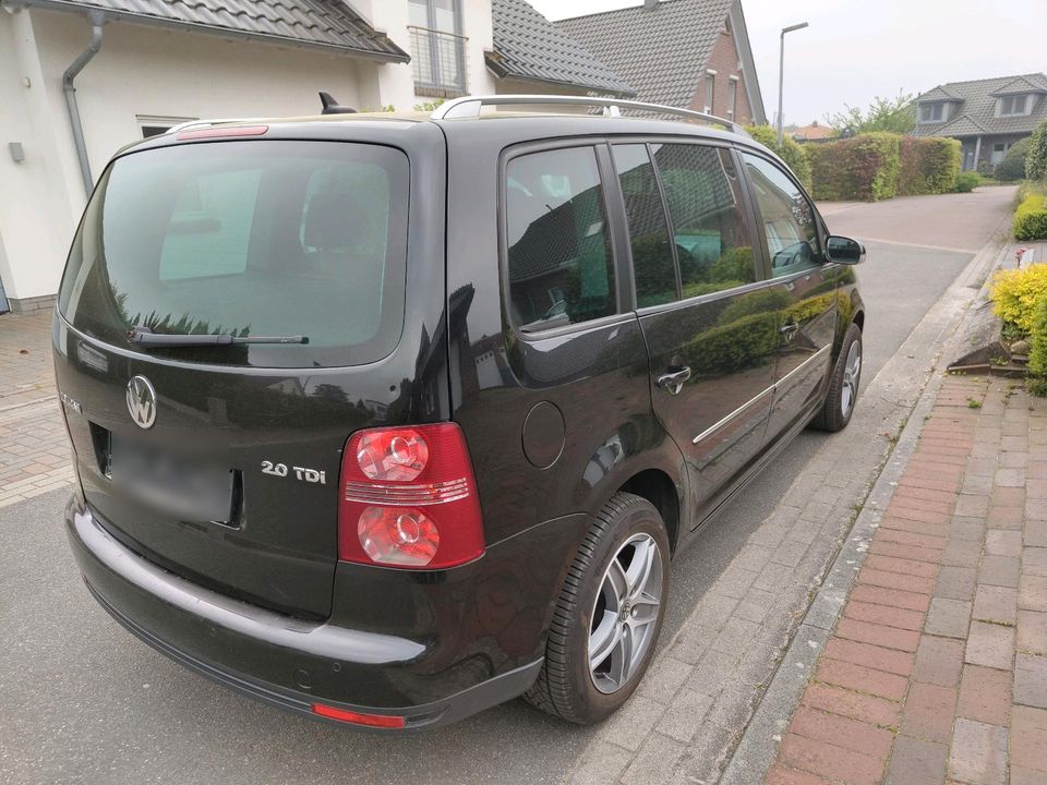 VW Touran 2.0 TDI, 5 Sitzer, EZ/2007, TÜV 04/2025, 276000KM in Wiefelstede