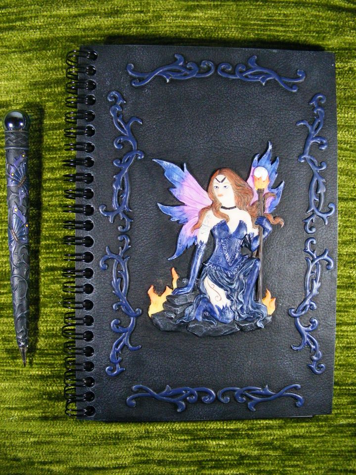 Fairy Kladde Notizbuch Elfe auf Wiese in Hermeskeil
