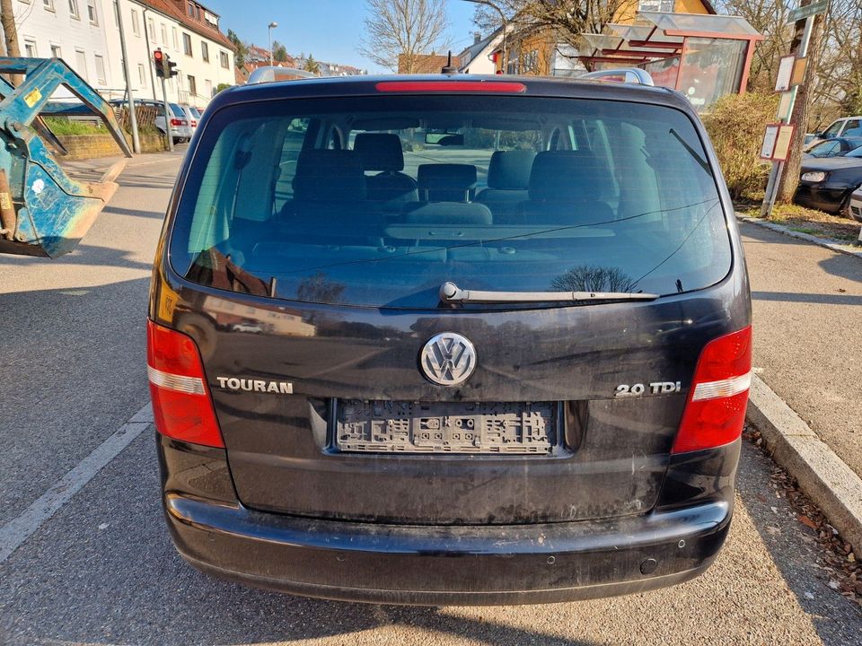 Volkswagen Touran Highline 7 Sitzer Klimatronic 6-Gang SHZ in Wannweil