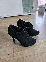 Schwarze Pumps Schnürer Gr.38 Niedersachsen - Lüneburg Vorschau