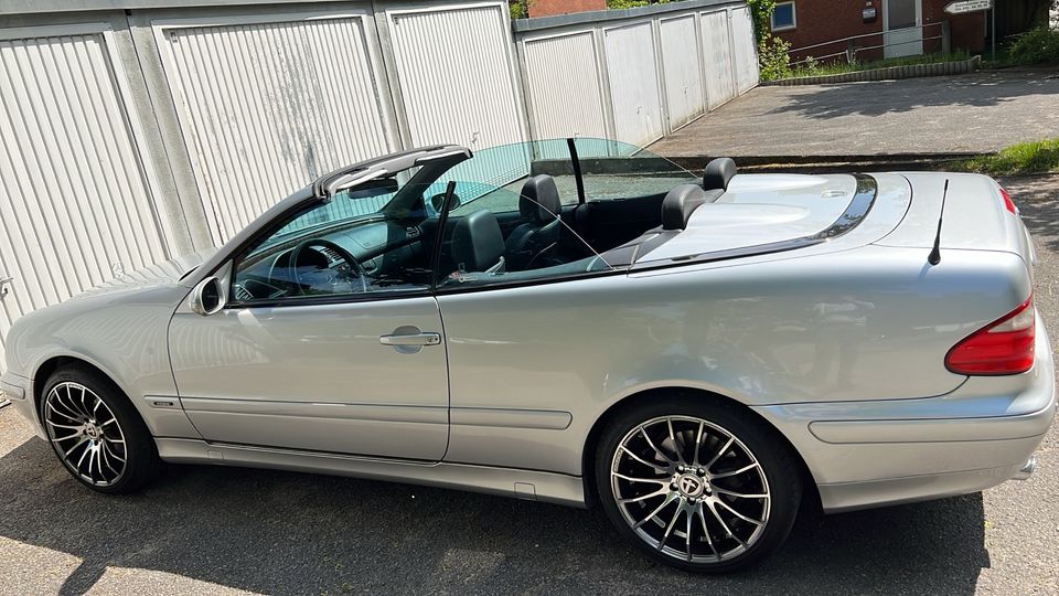 Mercedes Cabrio in Kiel