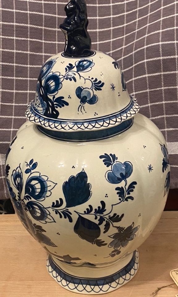 Royal Goedewaagen „Blue Delft“ Deckelvase in Übach-Palenberg