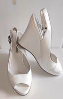 Buffalo Damen Schuhe Keilabsatz Pumps Leder gr.40 Baden-Württemberg - Münsingen Vorschau