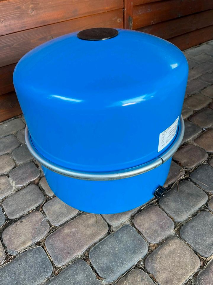 Ausdehnungsgefäß 50 liter, blau neu in Panketal