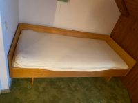 Kinderbett Massivholz Bett 90x180, 2 Stück vorhanden Niedersachsen - Hameln Vorschau