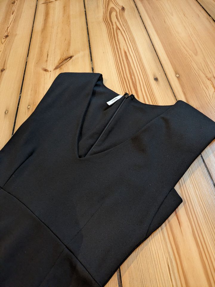 Kleid schwarz von Pepe Jeans Größe L in Berlin