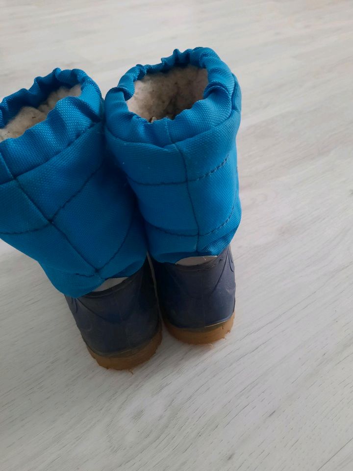 Winterstiefel gr. 25/26 in blau gefüttert mit Fell Blinklicht in Weißenfels