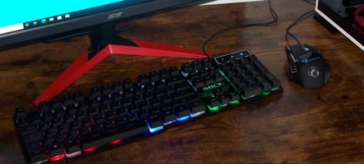 Gaming Tastatur Maus Set RGB NEU Deutsche Tastatur/Layout in Gehofen