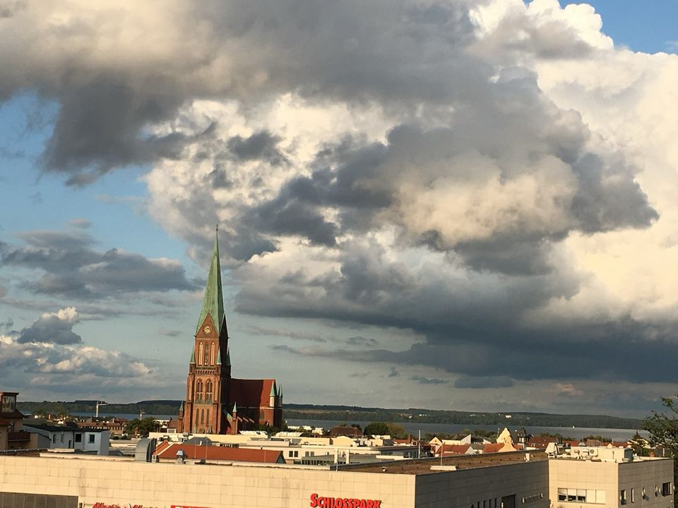 Sonnige 2 Zi. Wohnung in Schwerin, zentral, möbliert in Schwerin