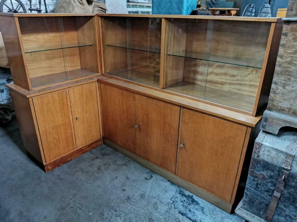 Eckschrank Mid Century midcentury Eiche hell Vitrine Schiebetüren in Hessisch Oldendorf