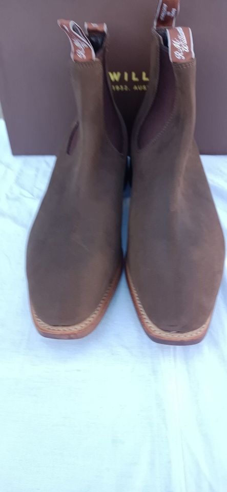 R.M. Williams Comfort Craftsman Mid Brown/Oily Fern Chelsea Boots in Nienburg (Weser)