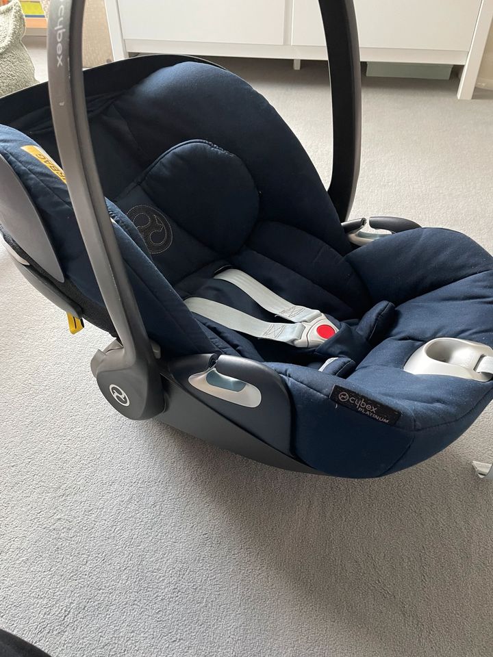 Cybex Cloud Z Babyschale Blau Liege-Funktion Isofix in Bremen