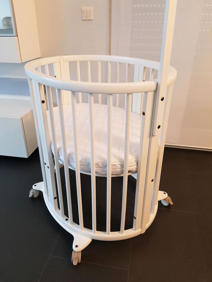 STOKKE Sleepi Mini V3 weiß inkl. Matratze, Himmel. in Nordhorn