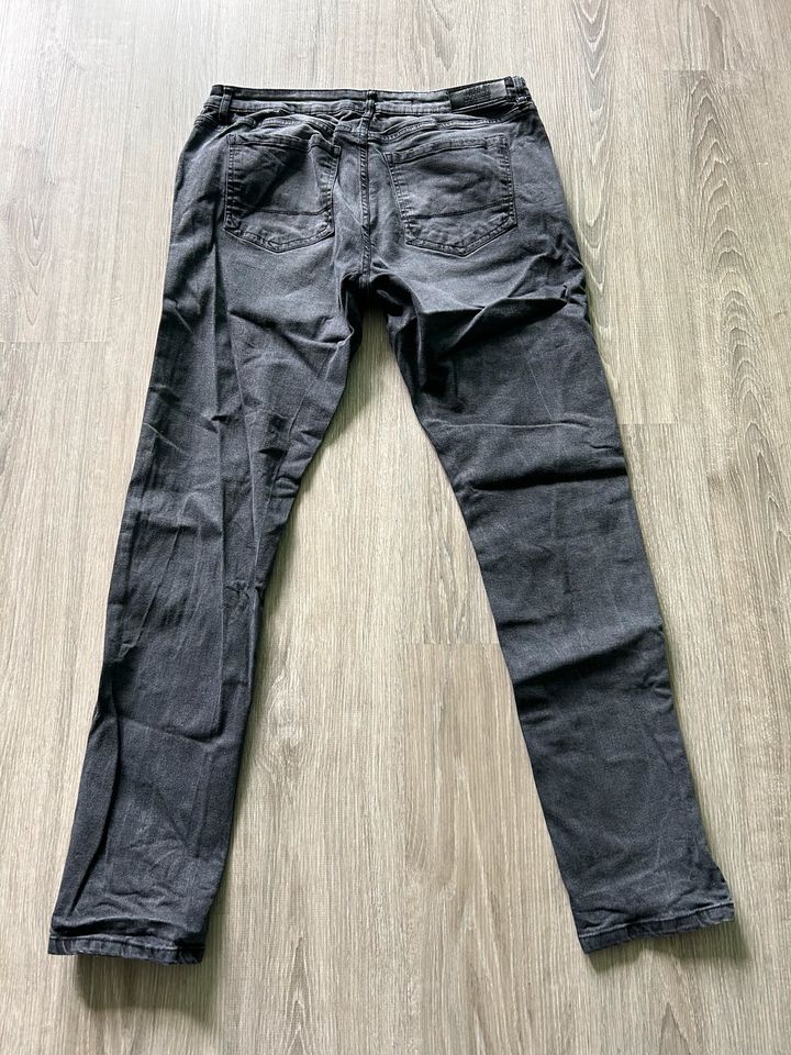 2x Urban Classics Jeans W34 Blau & Schwarz in Hilden