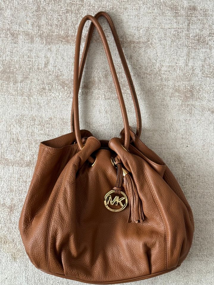 Tasche Beuteltasche Michael Kors braun in Korntal-Münchingen