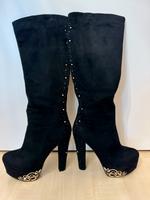 Veloursleder Stiefel aus 1969 Italia Boutique Gr.37 Sachsen - Coswig Vorschau