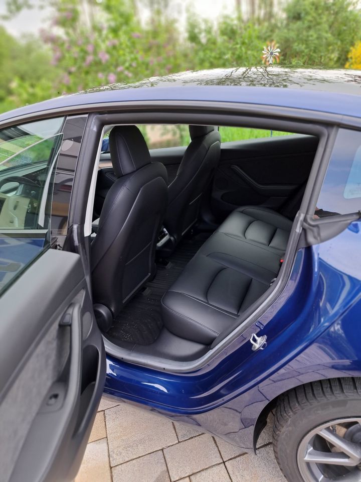 Tesla Modell 3 SR+, AHK, Farbe Blau, wie neu + viel Zubehör in Kickeshausen
