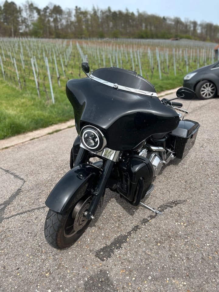 Harley Davidson Street Glide FLHX in Schwaikheim