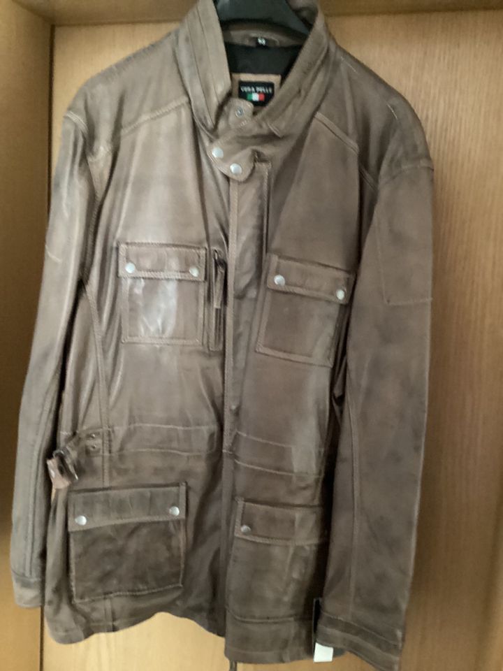 Lederjacke braun (Taupe) Gr.68,ungetragen, zu groß gekauft. in Vetschau