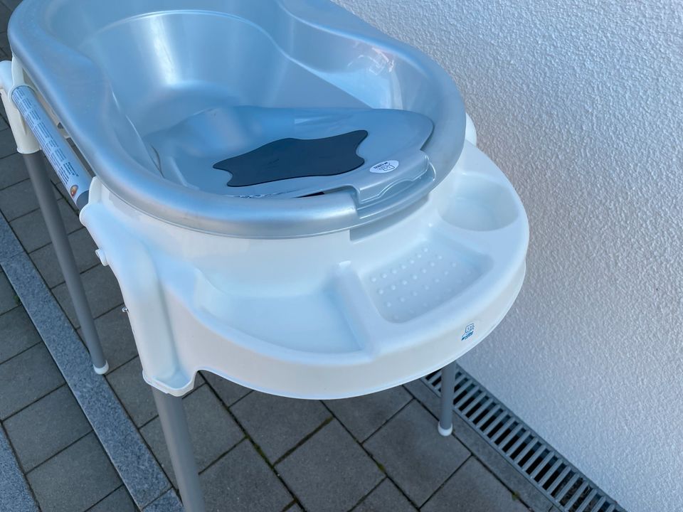 Rotho 4-tlg. Badewannen-Set Badestation babybadewanne Babywanne in Ergolding