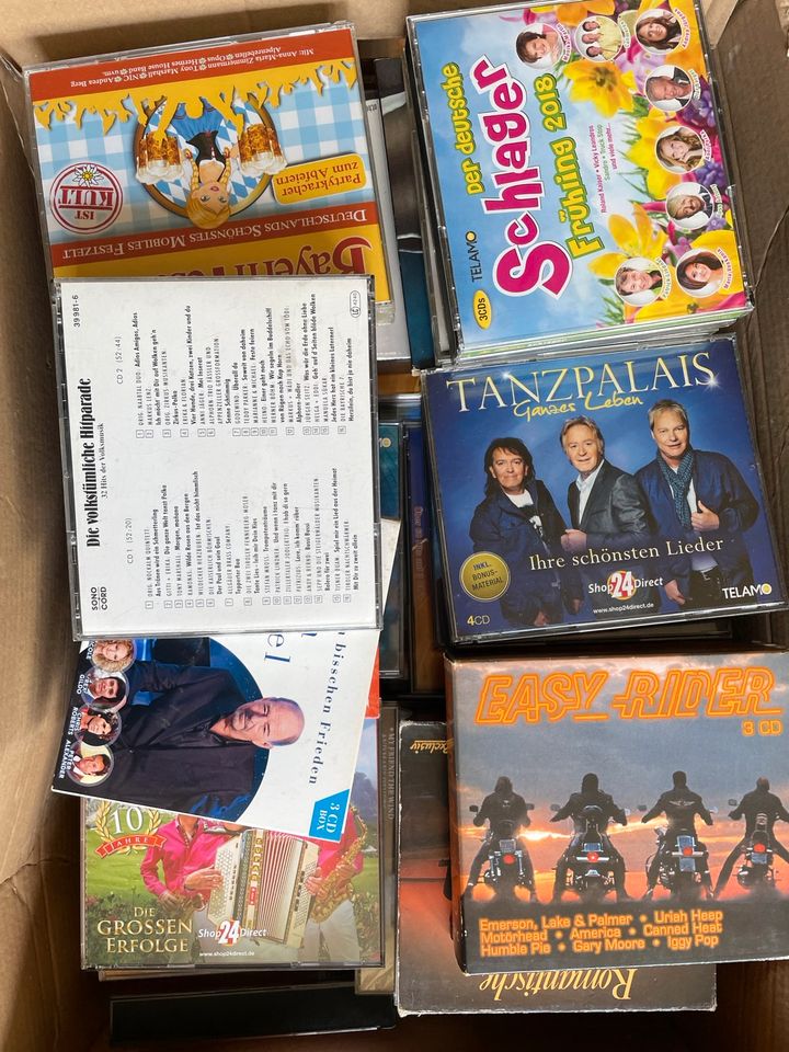 1400 CDs, Schlager, Volksmusik und Charts, alles muss weg! in Stadtallendorf