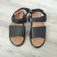 Dr. Martens Romi Y schwarz Leder-Riemchensandalen Gr, 5 (38) wNEU Schleswig-Holstein - Kiel Vorschau