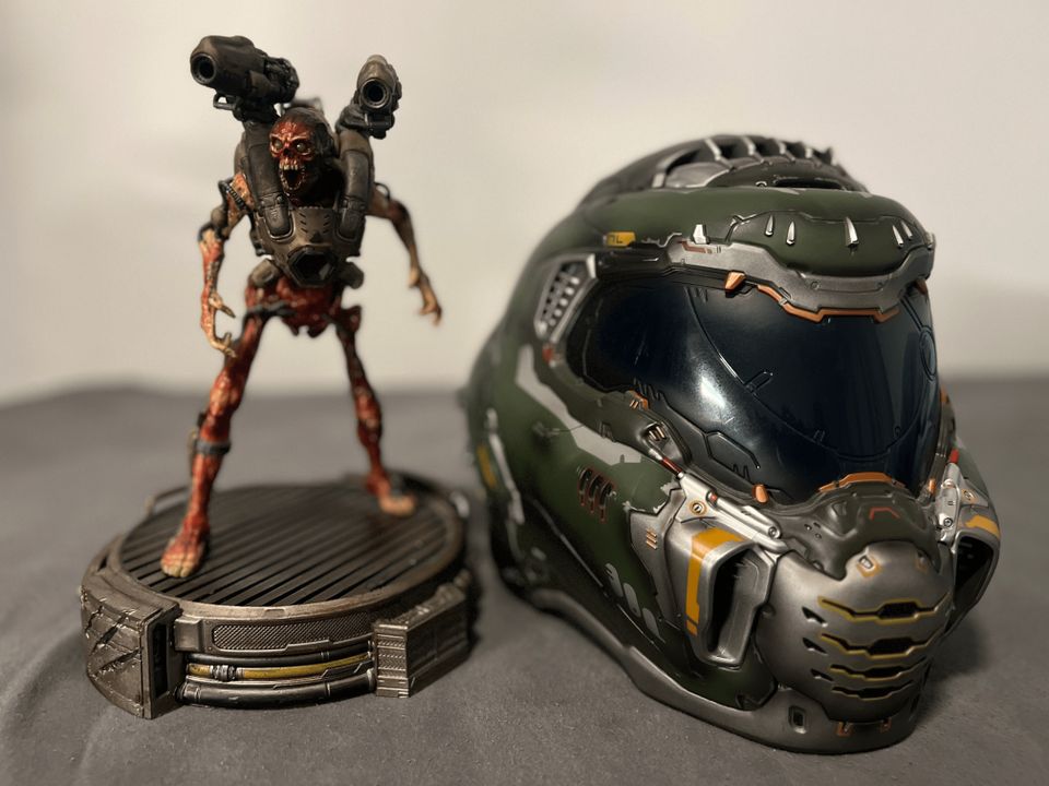 Doom Eternal Helm + Doom 2016 Revenant Figur Collectors Edition in Hannover