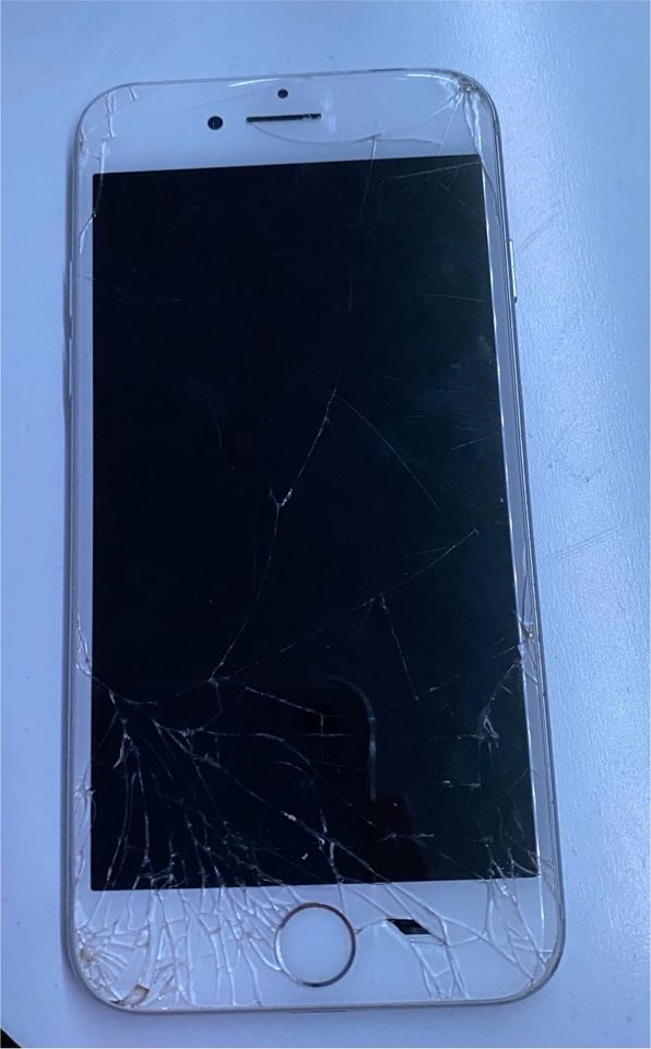 iphone 7 Defektes Display in Bad Gandersheim