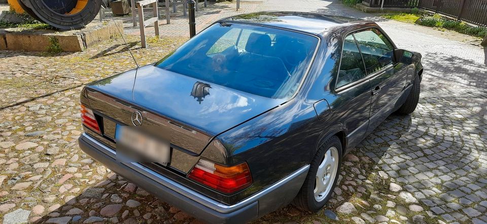 Mercedes Benz w124 300ce in Neuenhaus