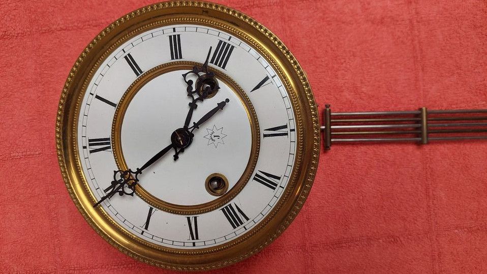 alte Junghans Uhr Wanduhr mit Pendel Regulator Deko in Berlin