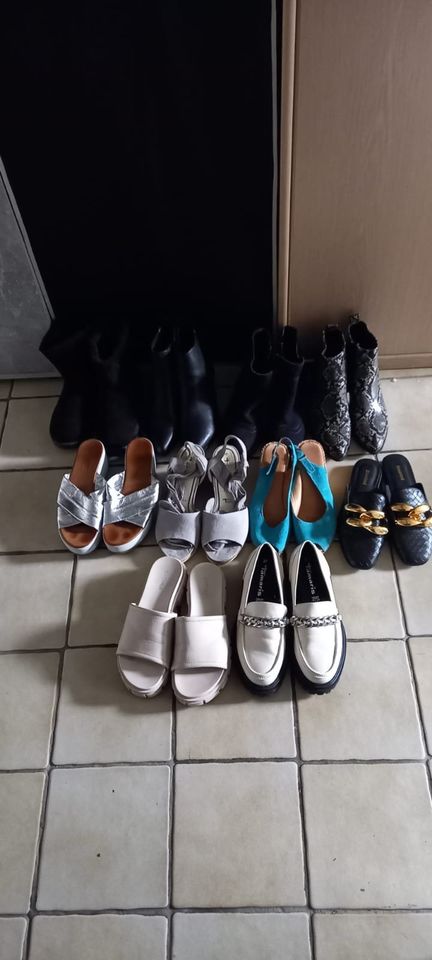 10 Paar Schuhe in Alsdorf
