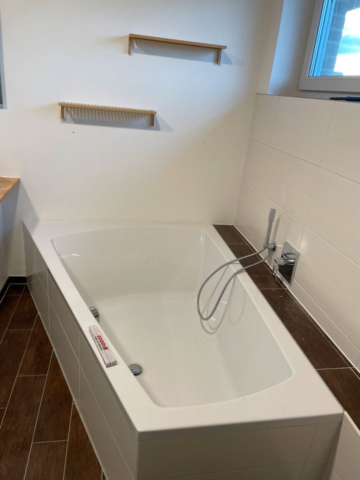 Badewanne Trapezbadewanne in Lingen (Ems)