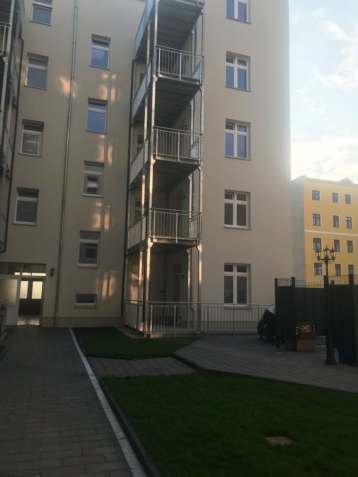(53/15) 2 - Zimmer Erdgeschoss und 1. OG  mit Terasse und Diele hochwertig saniert Altbauin Magdeburg OT Buckau in Magdeburg
