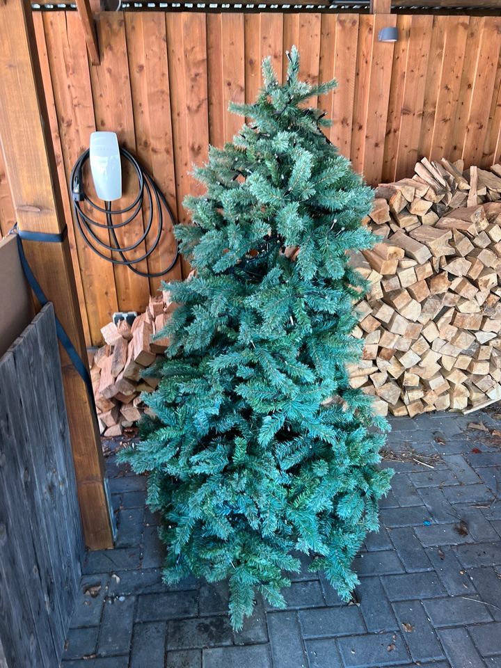 Weihnachtsbaum künstlich steckbar mit Lichterkette in Burgdorf