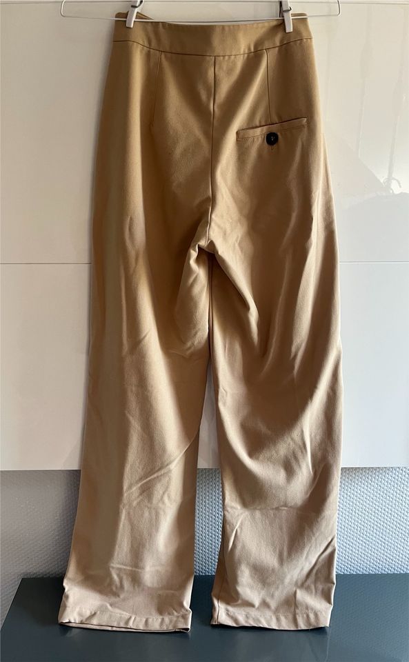 Bershka Stoffhose - Beige in Geldern