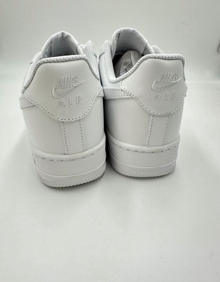 Nike Air Force 1 07 WMNS Sneakers Schuhe Neu Größe 39 Weiß in Centrum