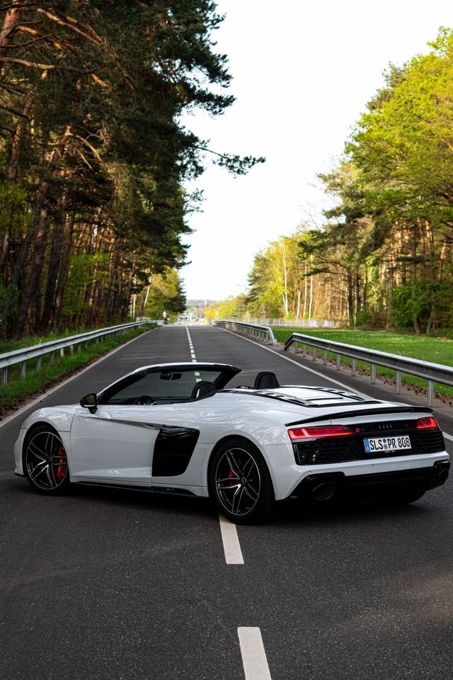 Audi R8 Spyder Coupé mieten Sportwagen Hochzeitsauto rent in Saarbrücken