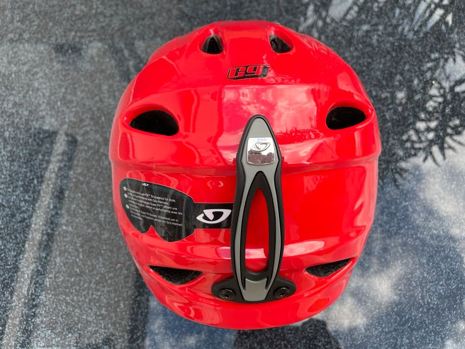 Damen Skihelm Giro Größe M (55,5-59cm) rot Runde Passgröße in Weinheim