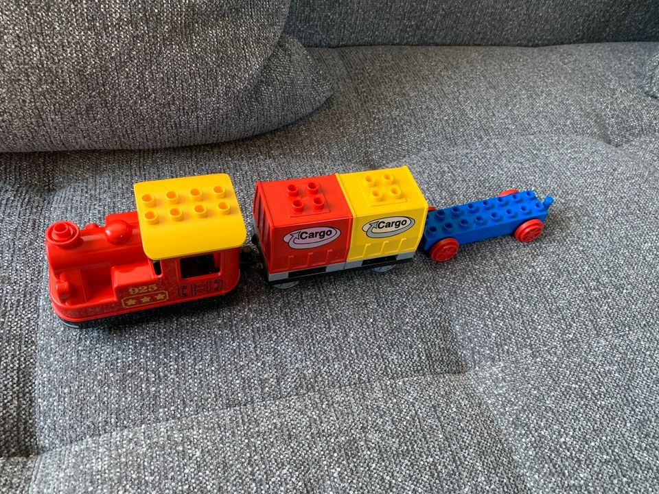 Lego Duplo Lok Dampfeisenbahn Neu, 6 Codesteine, Cargo Anhänger in Schriesheim