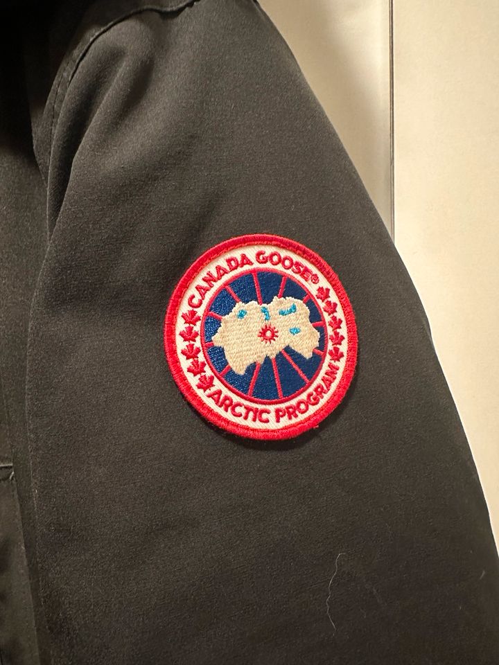 Canada Goose Trilium Parka Gr. M in Norderstedt