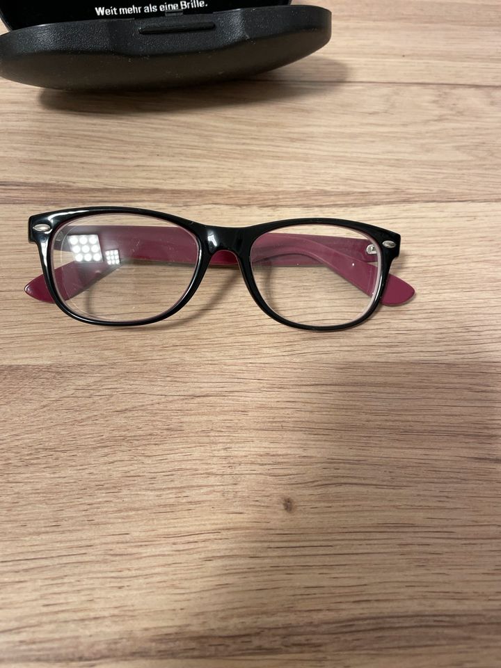 Brillenfassung schwarz /Lila in Himmelpforten