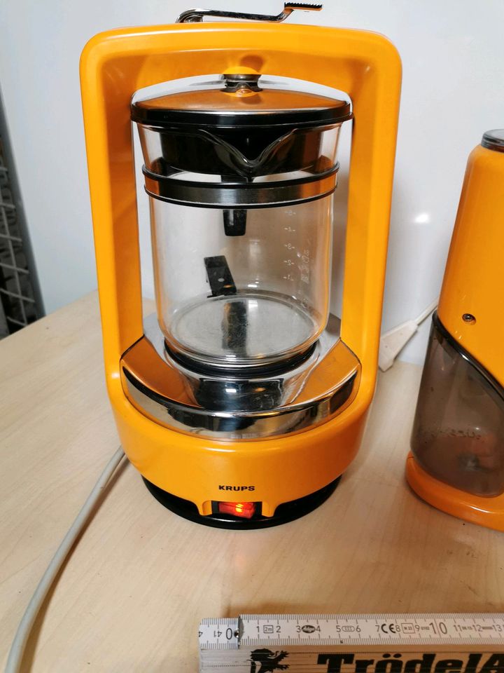 Retro Kaffeemaschine und Kaffeemühle Krups Typ 265 und 223 in Hanau