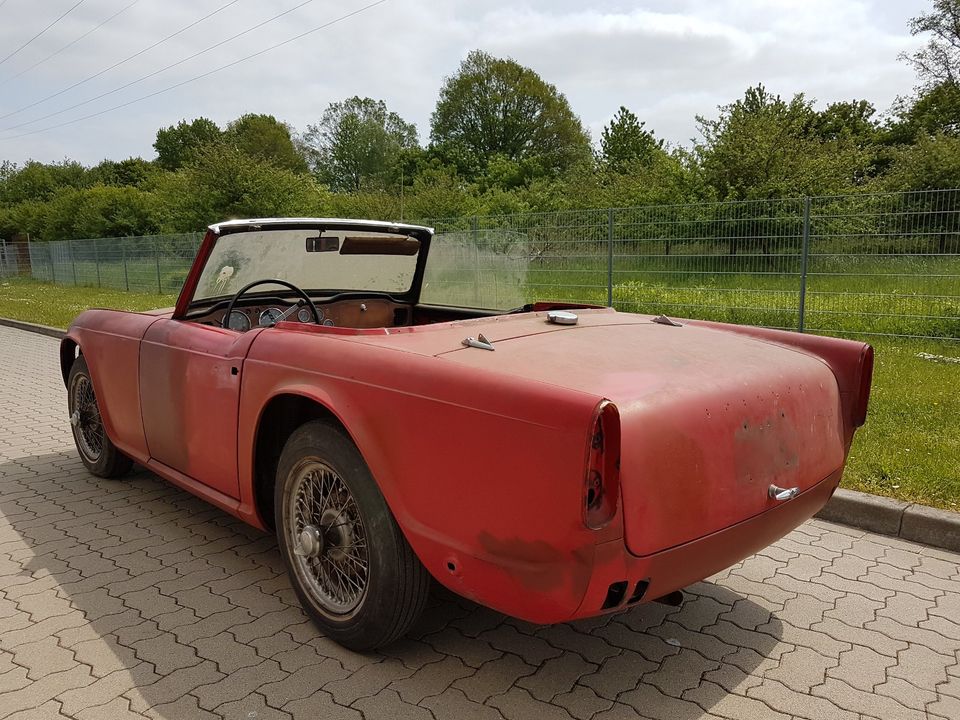 Triumph TR 4 Oldtimer Cabrio Ex California Projekt top Basis LHD in Kaltenkirchen